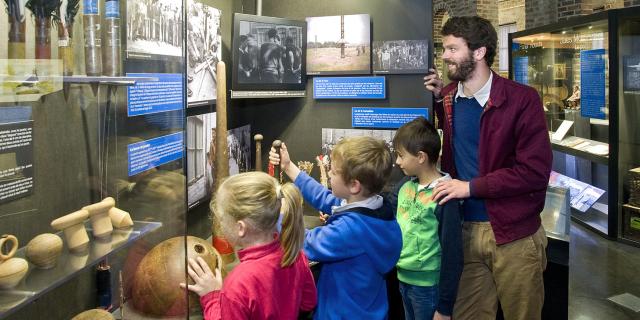 Lewarde_Centre Historique Minier_Exposition La Vie Dans La Cité Minière Les Jeux Traditionnels © S. Jarry Centre Historique Minier