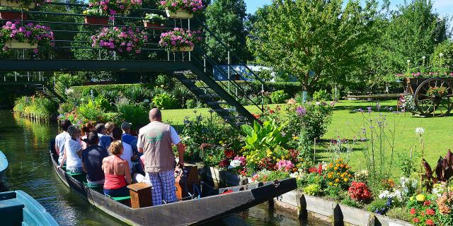 Amiens _ Visite des Hortillonnages en barque © CRTC Hauts-de-France - Franck Deleautre