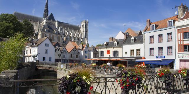 Amiens _ Place du Don et Cathédrale Notre-Dame © CRTC Hauts-de-France - AS Flament