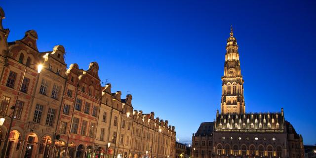 Arras _ Place des Héros _ Beffroi de l'Hôtel de Ville © CRTC Hauts-de-France – AS Flament