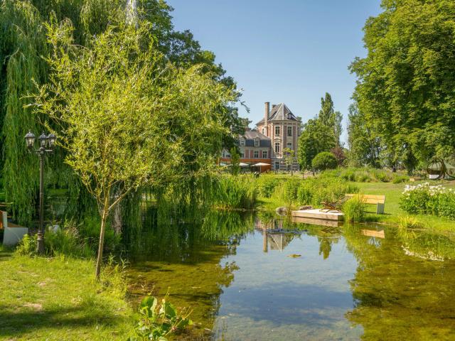 Busnes Le Château De Beaulieu Petit Plan D'eau Au Jardin Hauts De France Tourisme Xavier Renoux