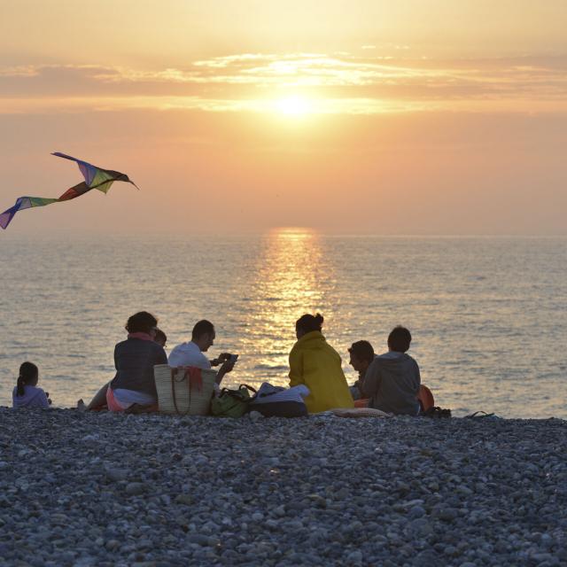 Cayeux-sur-Mer _ Pique-nique en fin de journée © CRTC Hauts-de-France - Nicolas Bryant