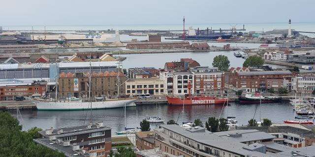 Dunkerque _ Port vue du Beffroi Saint-Eloi © CRTC Hauts-de-France - Maxime Truffaut