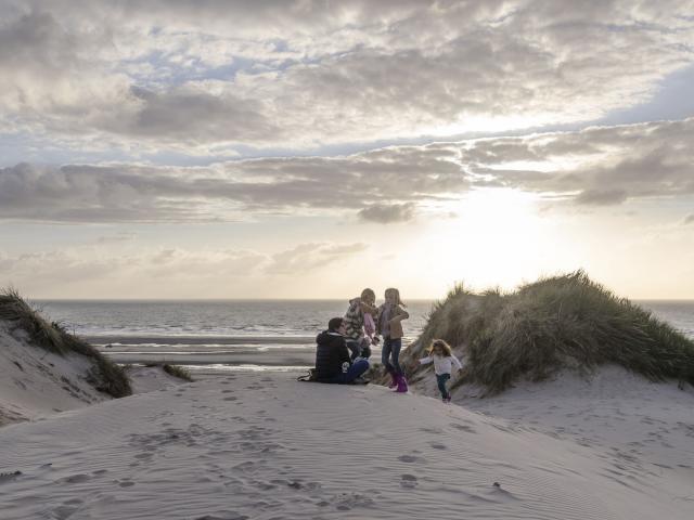 Fort-Mahon balade dans les dunes en famille © CRTC Hauts-de-France - Nicolas Bryant