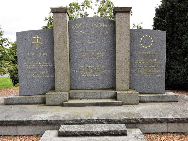 Le Monument Europeen Face Avant