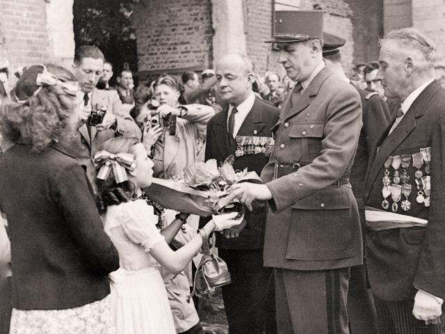 Charles de Gaulle, remise Bouquet 29 Mai 1949