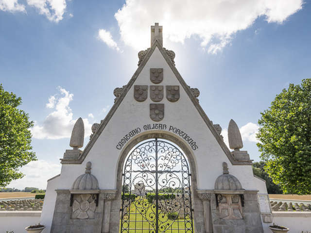 CIMETIERE MILITAIRE PORTUGAIS DE RICHEBOURG