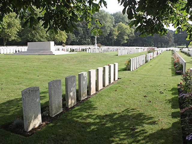 Canadian Cemetery n° 2