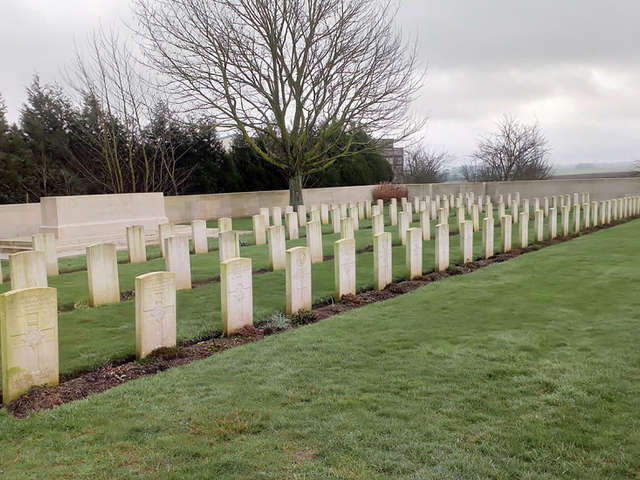 Cimetière militaire britannique de Louvencourt