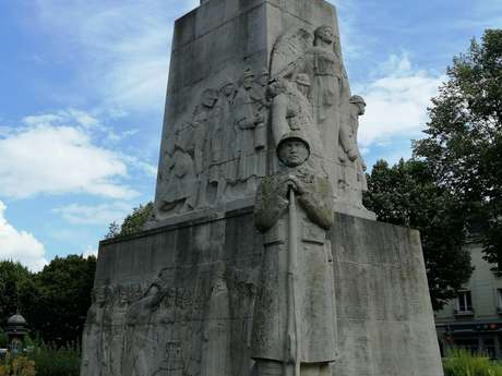 Le monument aux morts de Soissons