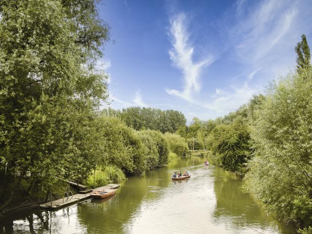 La Madelaine Sous Montreuil Promenade En Barque © CRT Hauts-de-France – Benoît Bremer