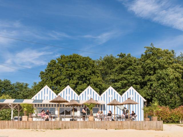 Aisne_Chamouille_Center Parcs_Le Lac d'Ailette_Bar de plage du lac © Eric Bergoend