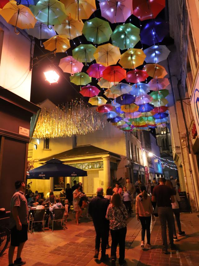 Laon Parapluies Rue Châtelaine Credit Ville De Laon (3)