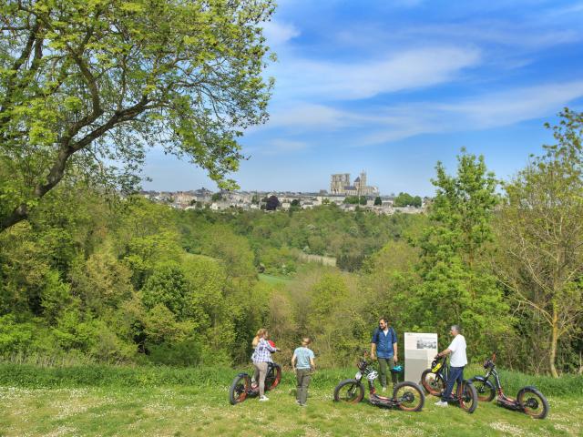 Laon, rando way, trottinette électrique, bruno Chartie © CRT Hauts-de-France - AS Flament