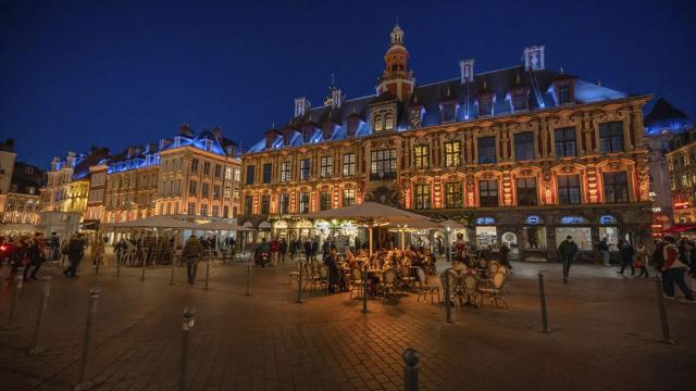 Lille Terrasses Illuminées De La Grand Place Crt Hauts De France Nicolas Bryant