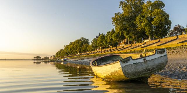 Saint-Valery-sur-Somme _ Baie de Somme _ Les barques le long du chenal de la Somme utilisées par les pêcheurs et par les chasseurs pour traverser le chenal © CRTC Hauts-de-France - Stéphane Bouilland