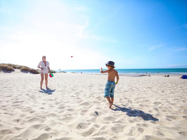 Boulonnais, Boulogne sur Mer, à la plage en famille credits P.Ledez Otbco