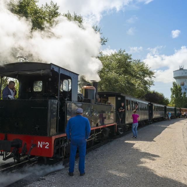 Le Crotoy _ Saint-Valéry-sur-Somme _ Traversée de la Baie de Somme en petit train à vapeur © CRTC Hauts-de-France - Stéphane Bouilland
